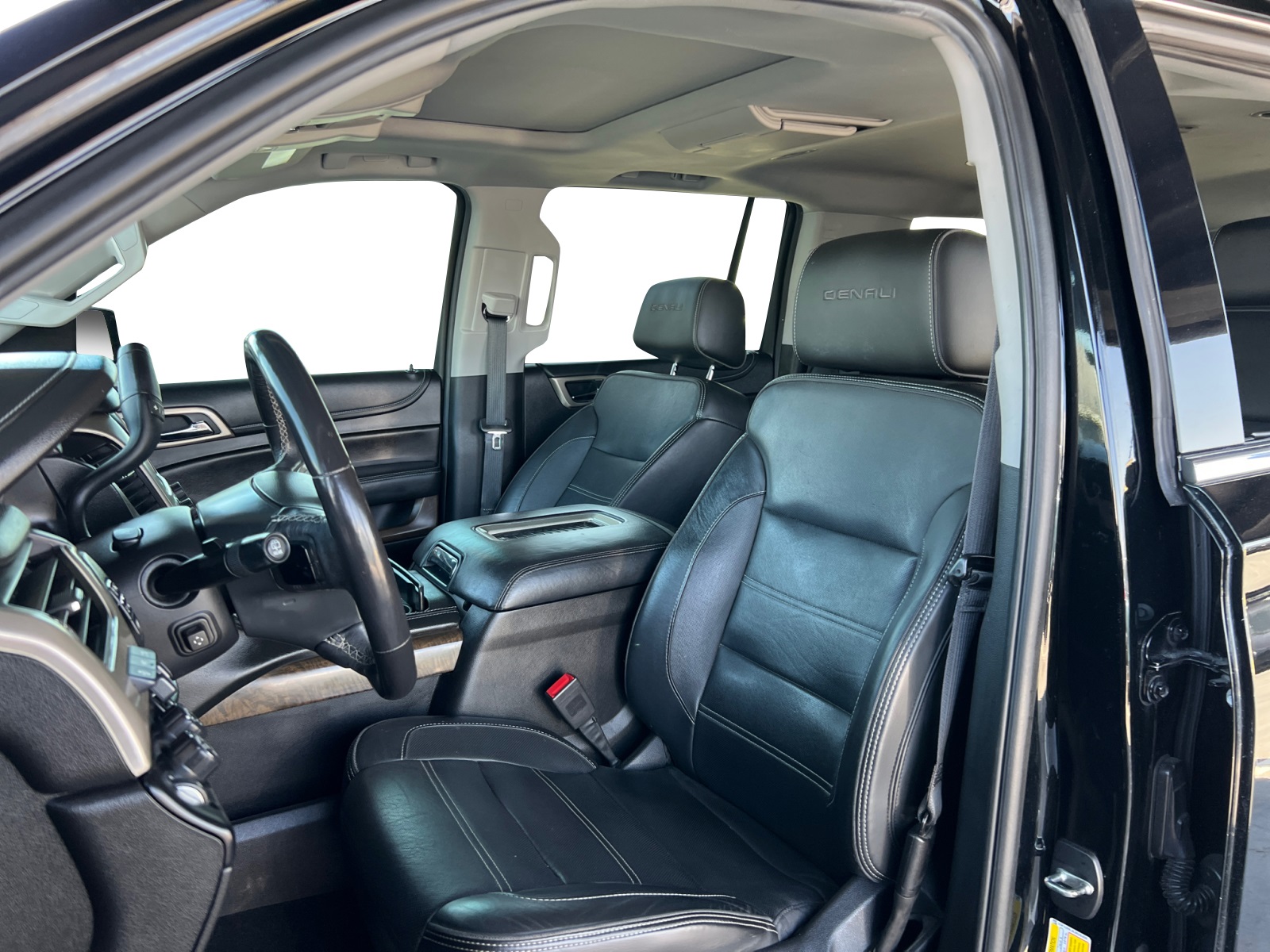 Sold 2018 GMC Yukon XL Denali in Fontana