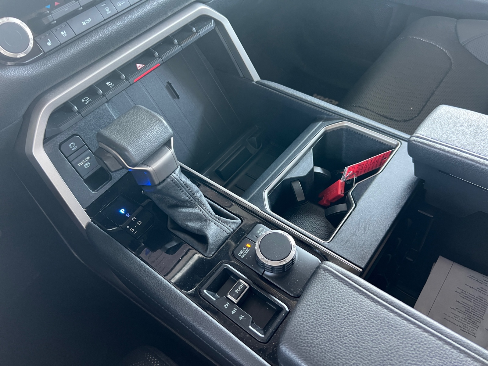 2024 Toyota Tundra Limited - Photo 18