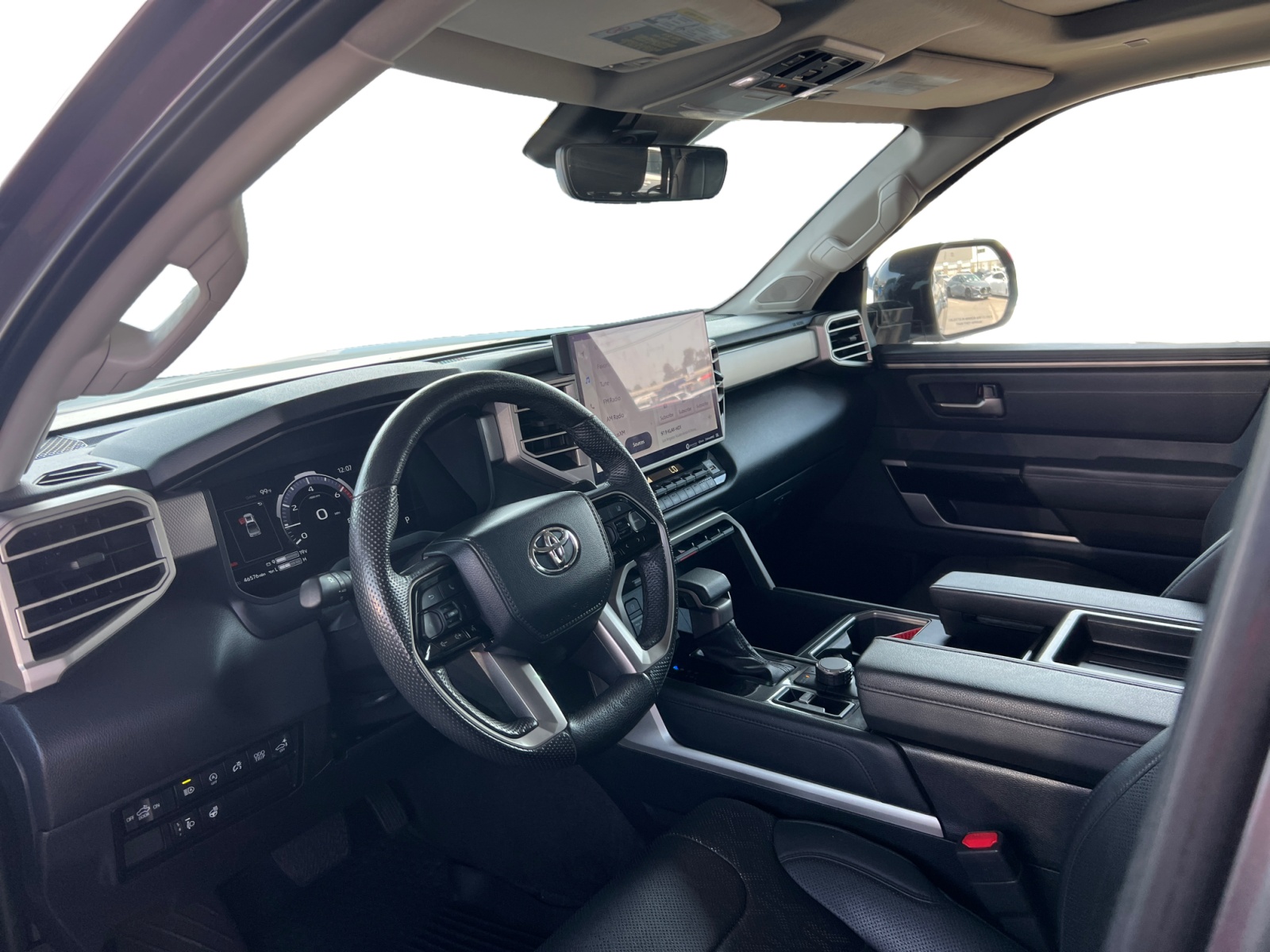 2024 Toyota Tundra Limited - Photo 9