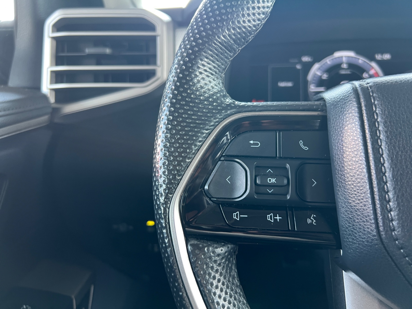 2024 Toyota Tundra Limited - Photo 20