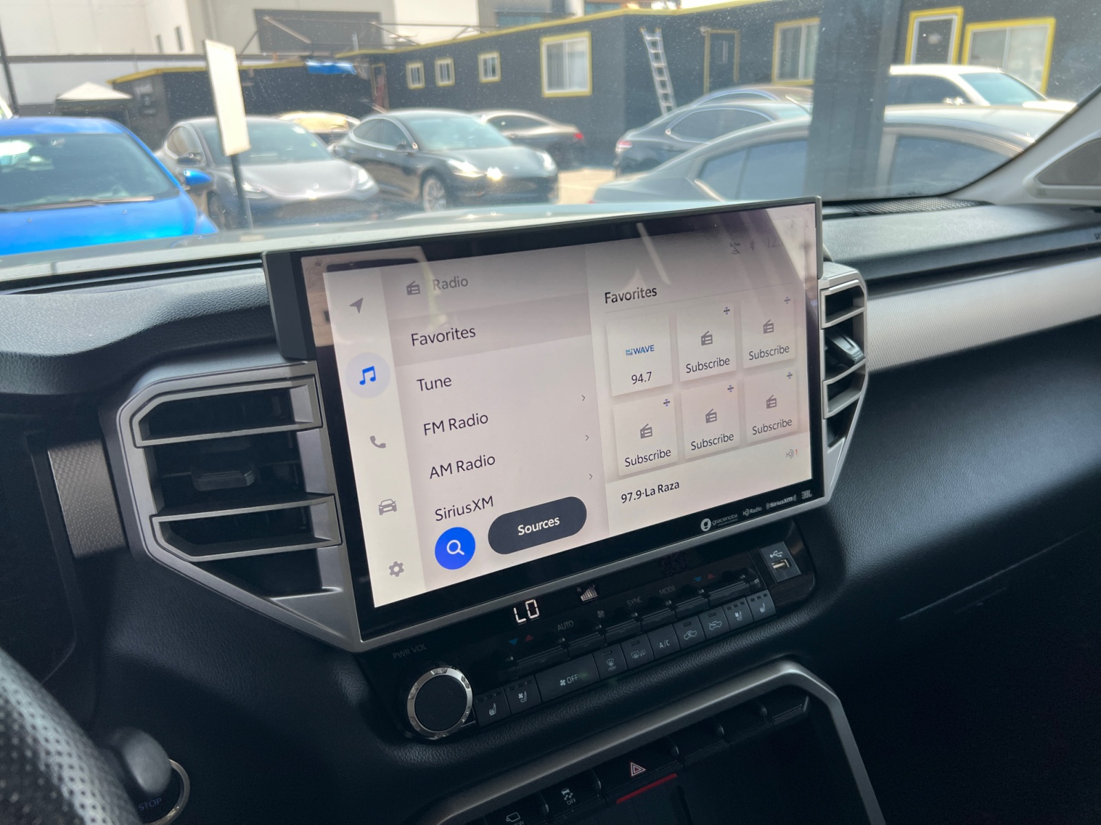 2024 Toyota Tundra Limited - Photo 17