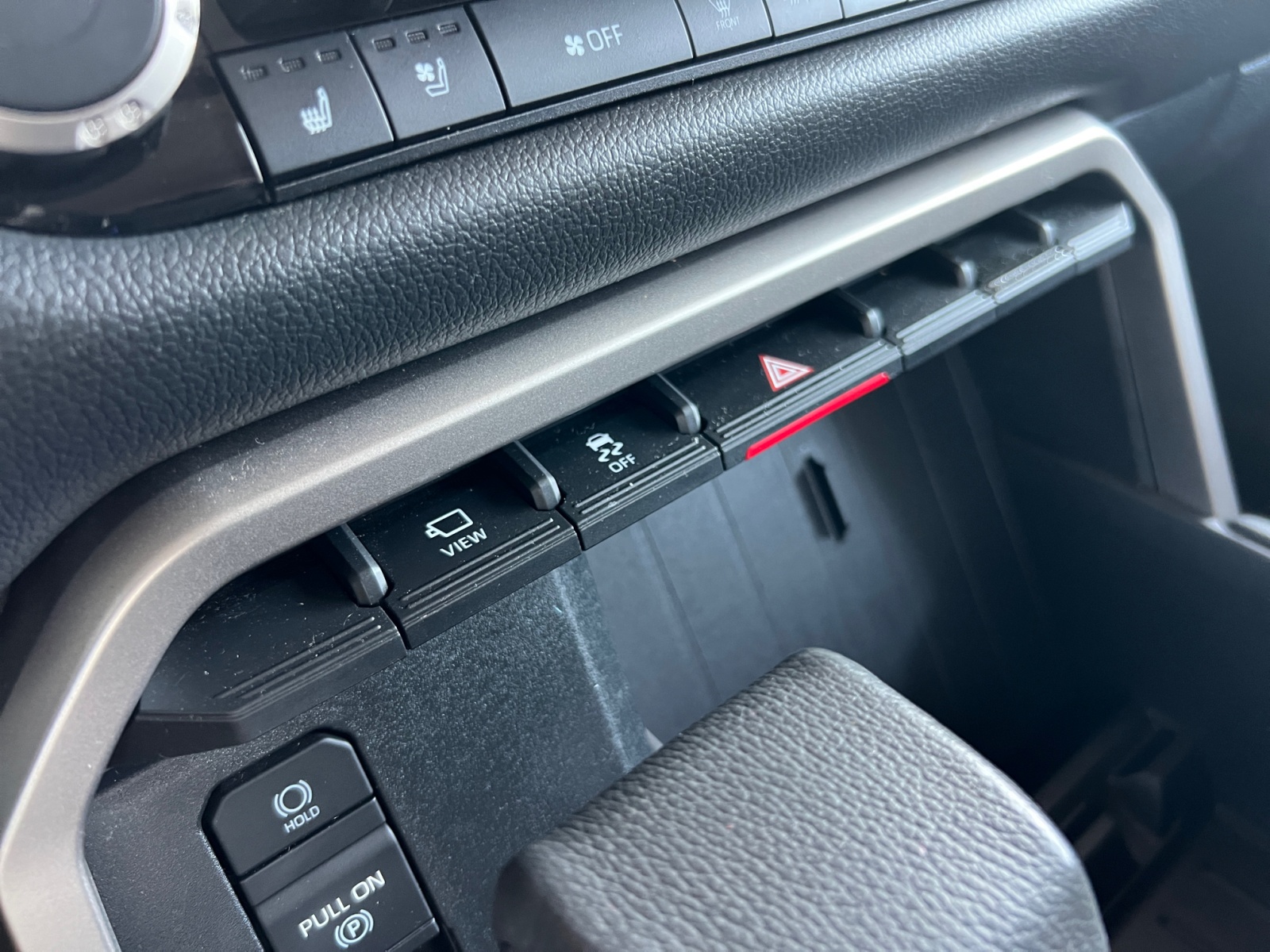 2024 Toyota Tundra Limited - Photo 24