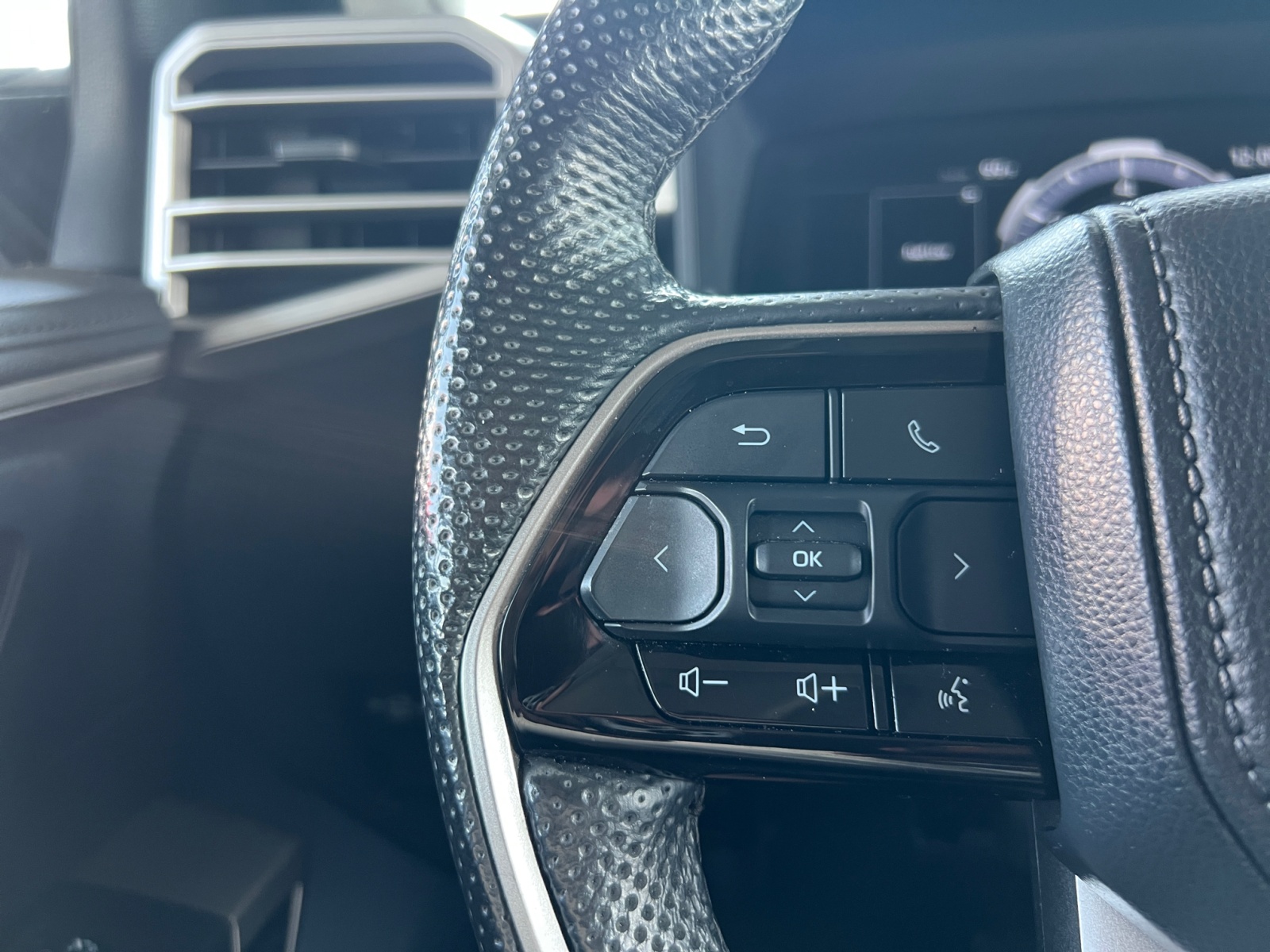 2024 Toyota Tundra Limited - Photo 23