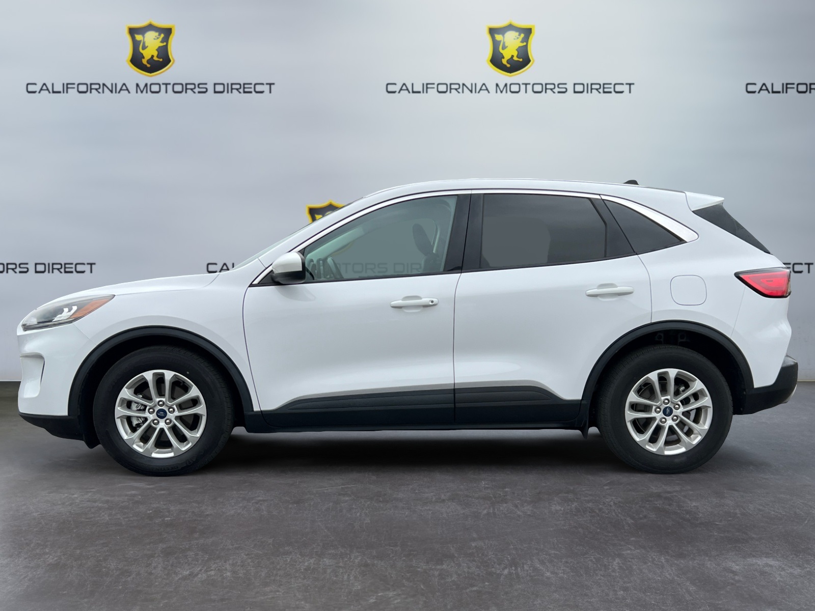 2021 Ford Escape SE photo 2