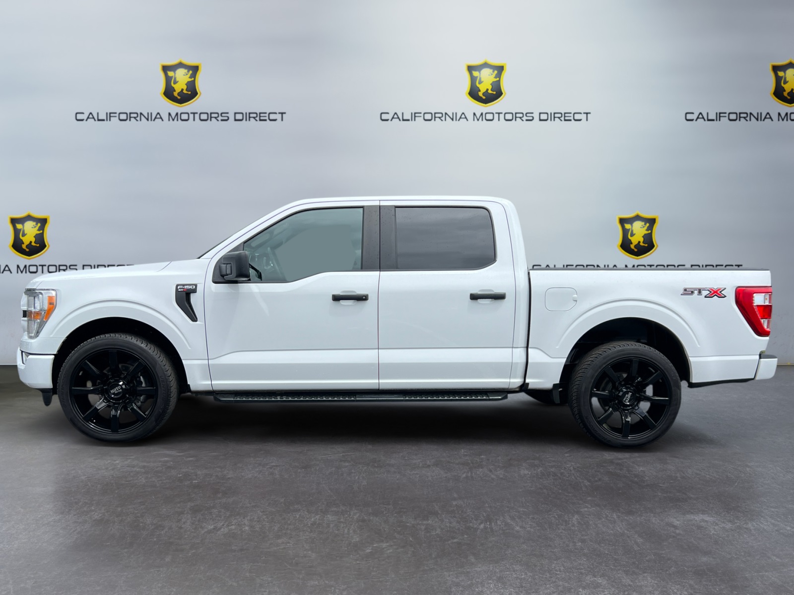 2022 Ford F-150 XL photo 2