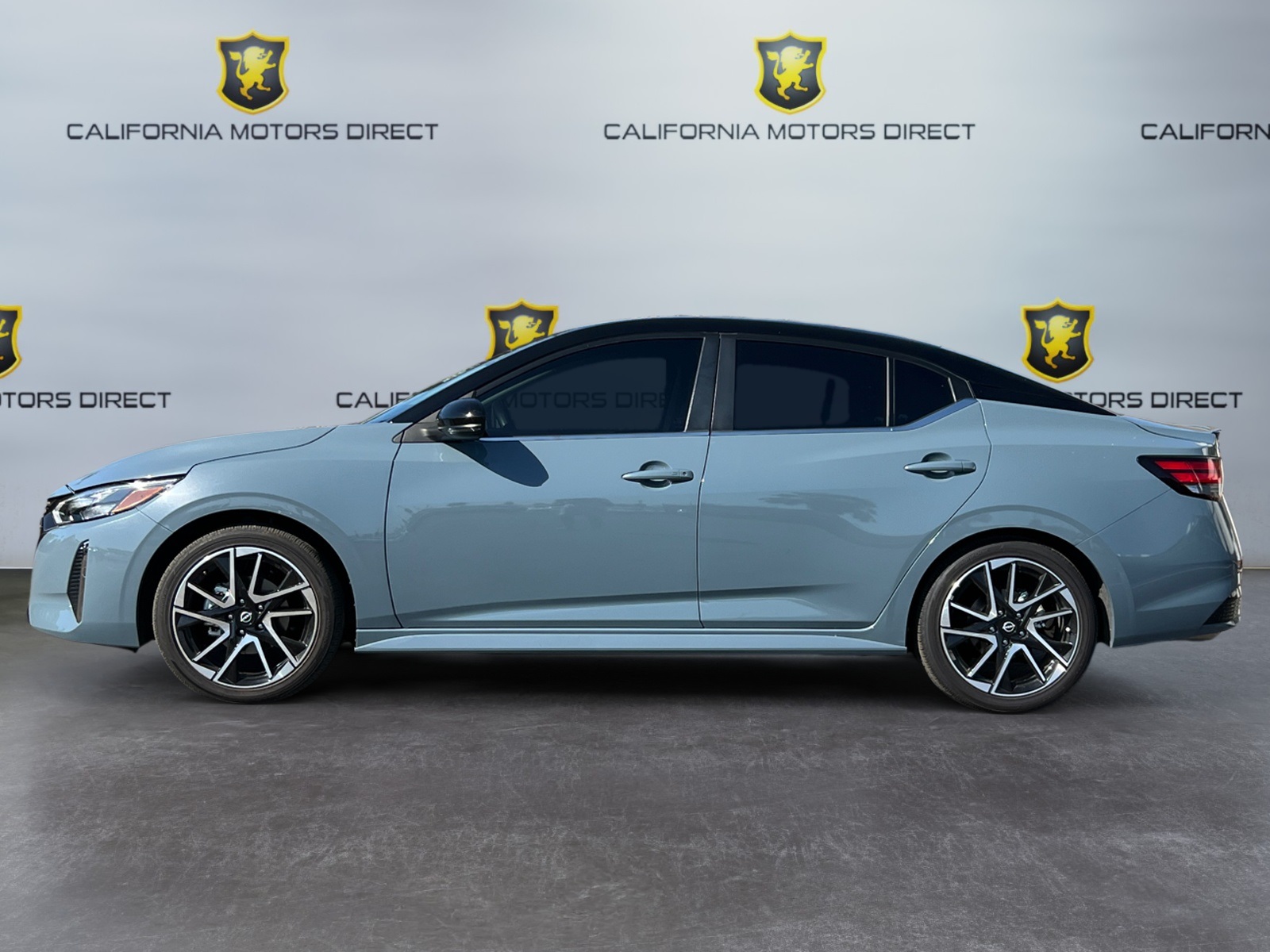 2024 Nissan Sentra SR photo 2