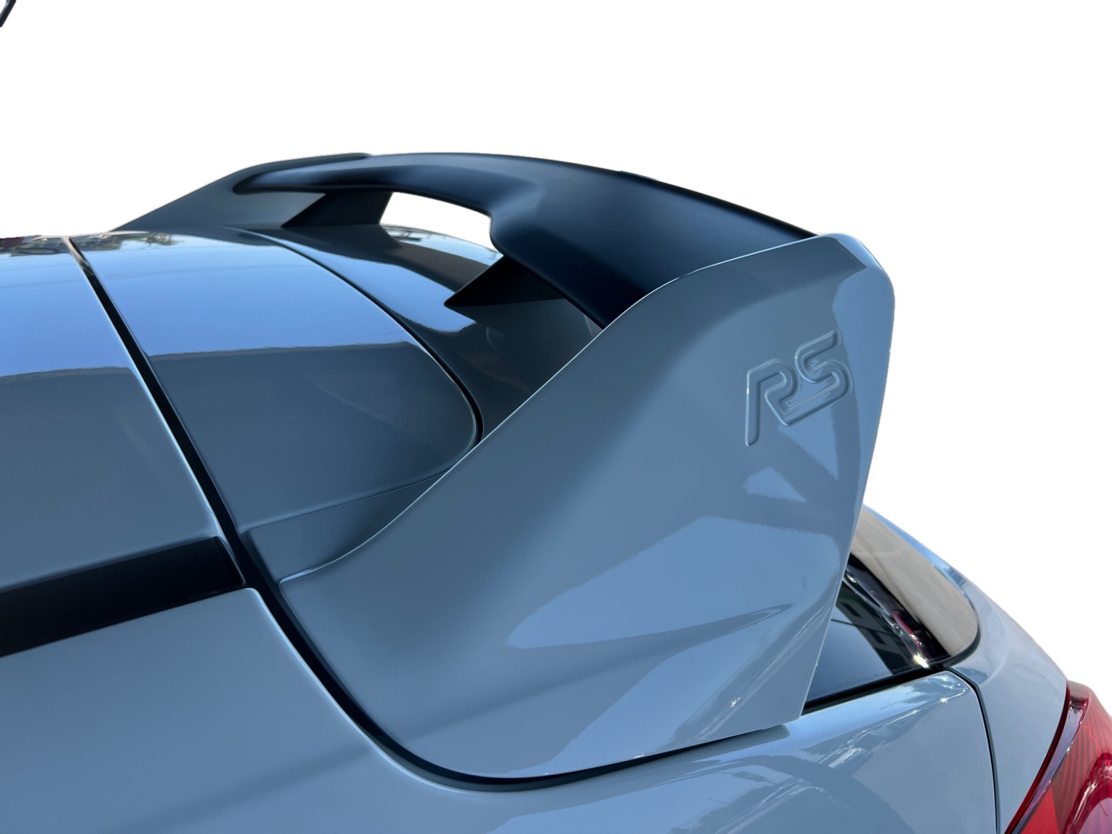 FORD FOCUS RSもどきのリアスポイラー 塗装済品 FORD FOCUS RSもどきのリアスポイラー 塗装済品 Sold 2017 Ford Focus