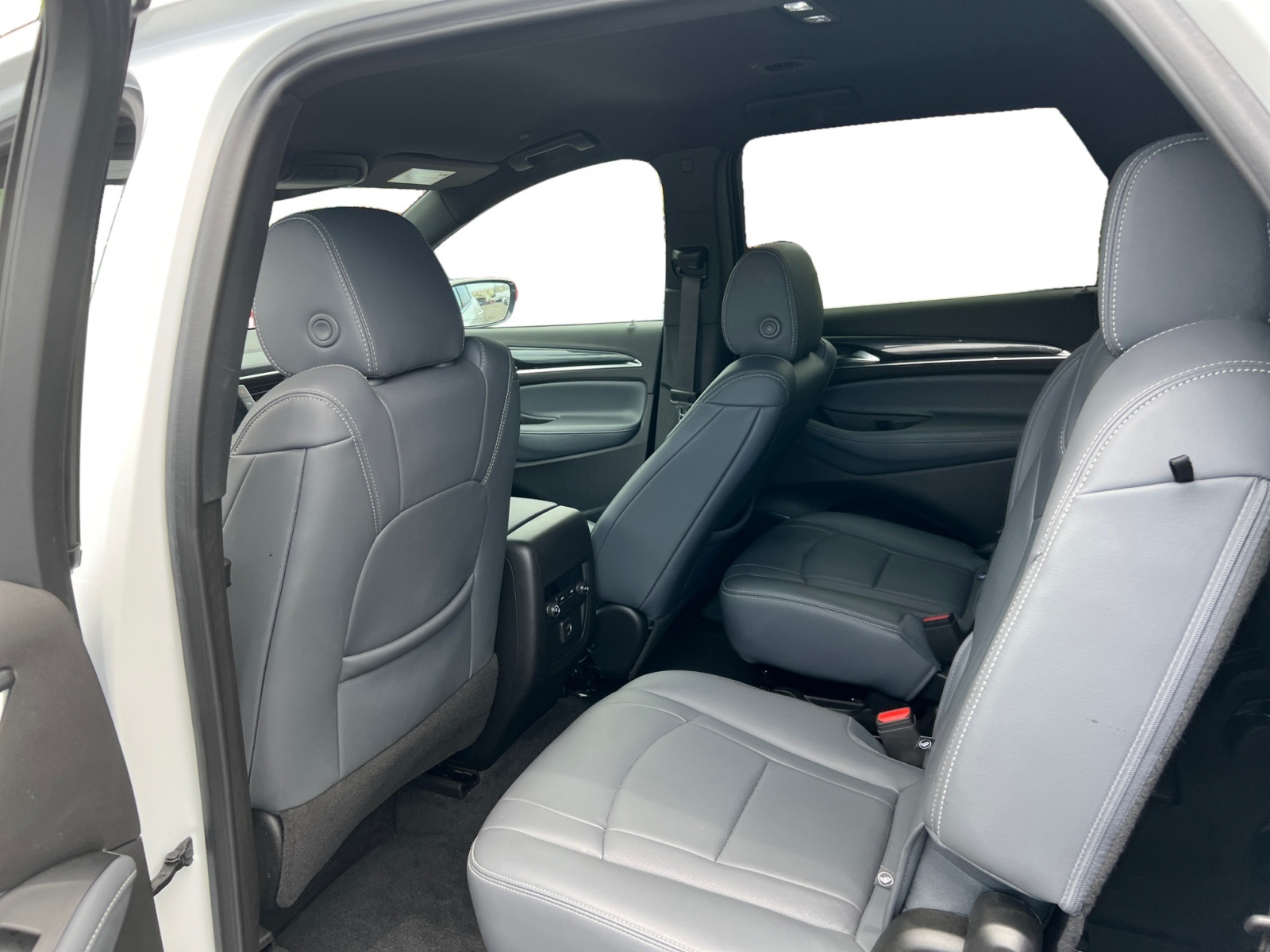 2023 Buick Enclave Essence - Photo 11