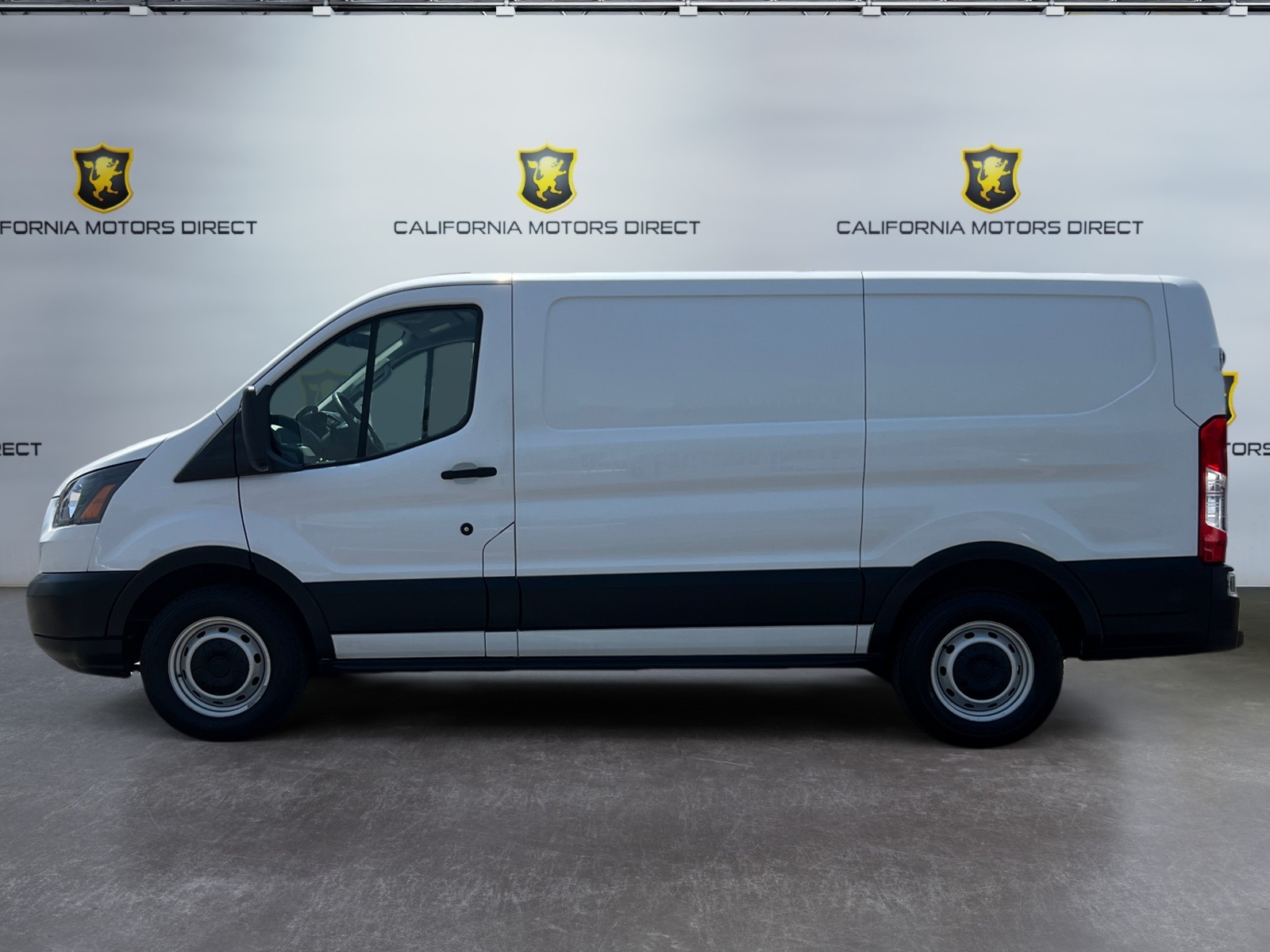 2019 Ford Transit Van photo 2