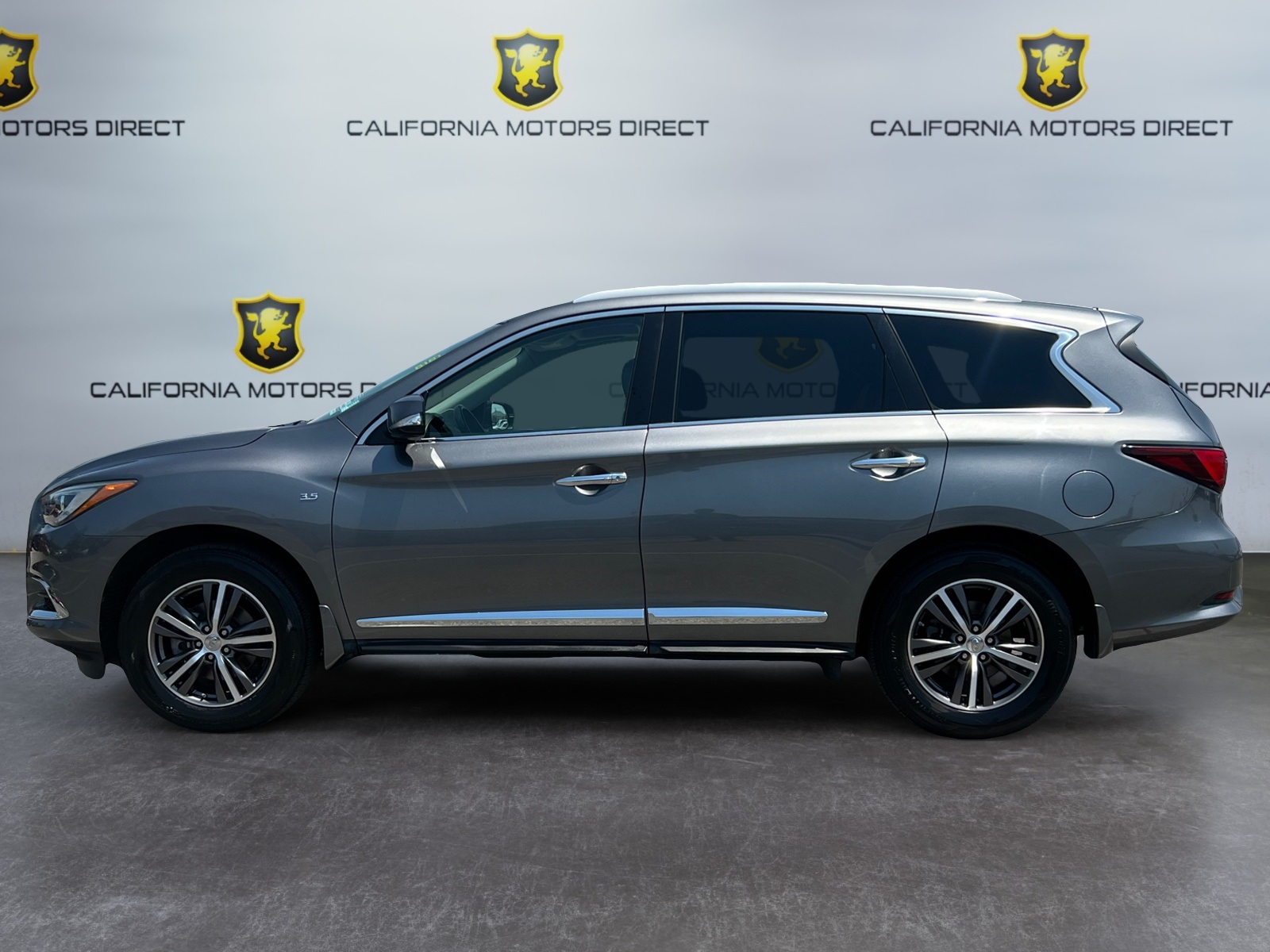 2018 Infiniti QX60 Base photo 2