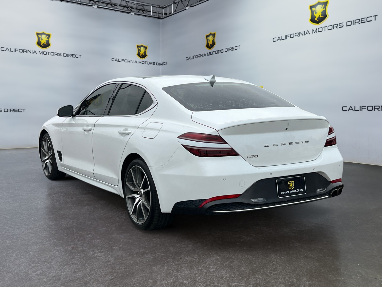 2022 Genesis G70 2.0T Prestige photo 3