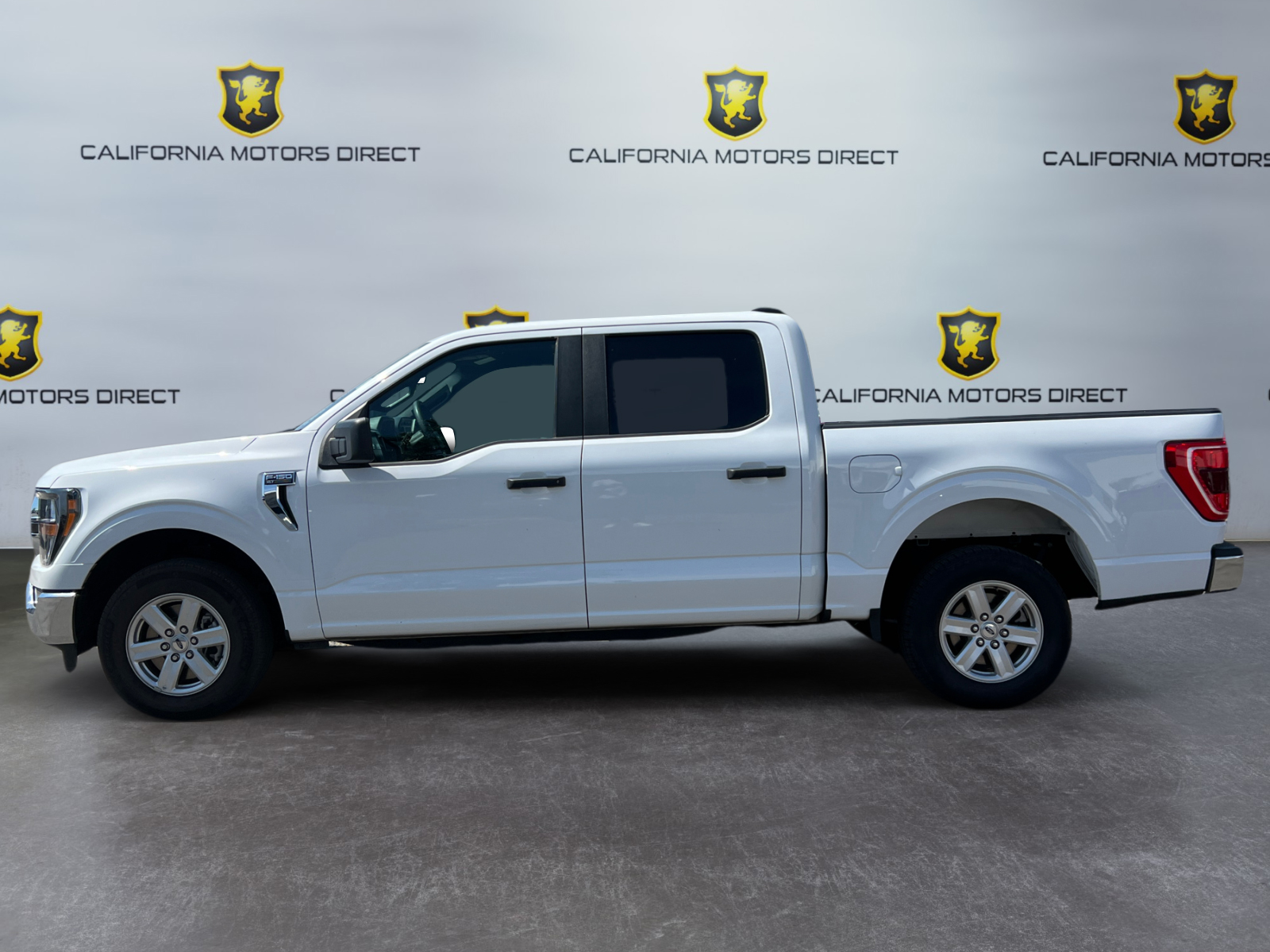 2023 Ford F-150 XLT photo 2