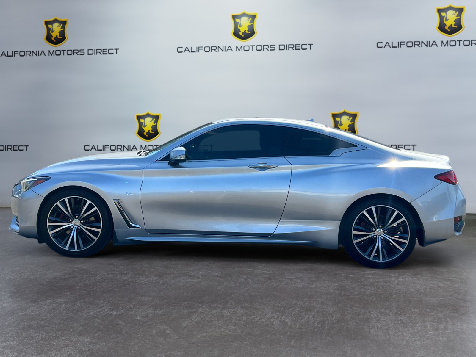 2018 Infiniti Q60 3.0t Luxe photo 2