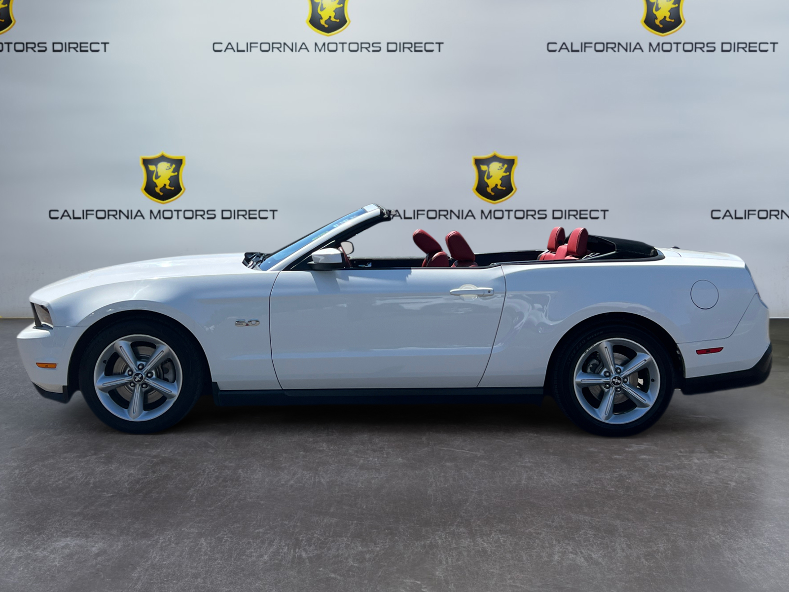 2011 Ford Mustang GT Premium photo 2