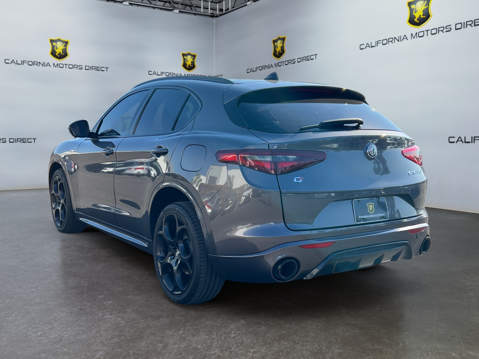2022 Alfa Romeo Stelvio Sport photo 4