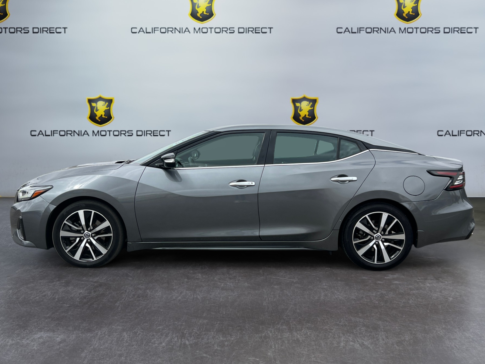 2021 Nissan Maxima SV photo 2