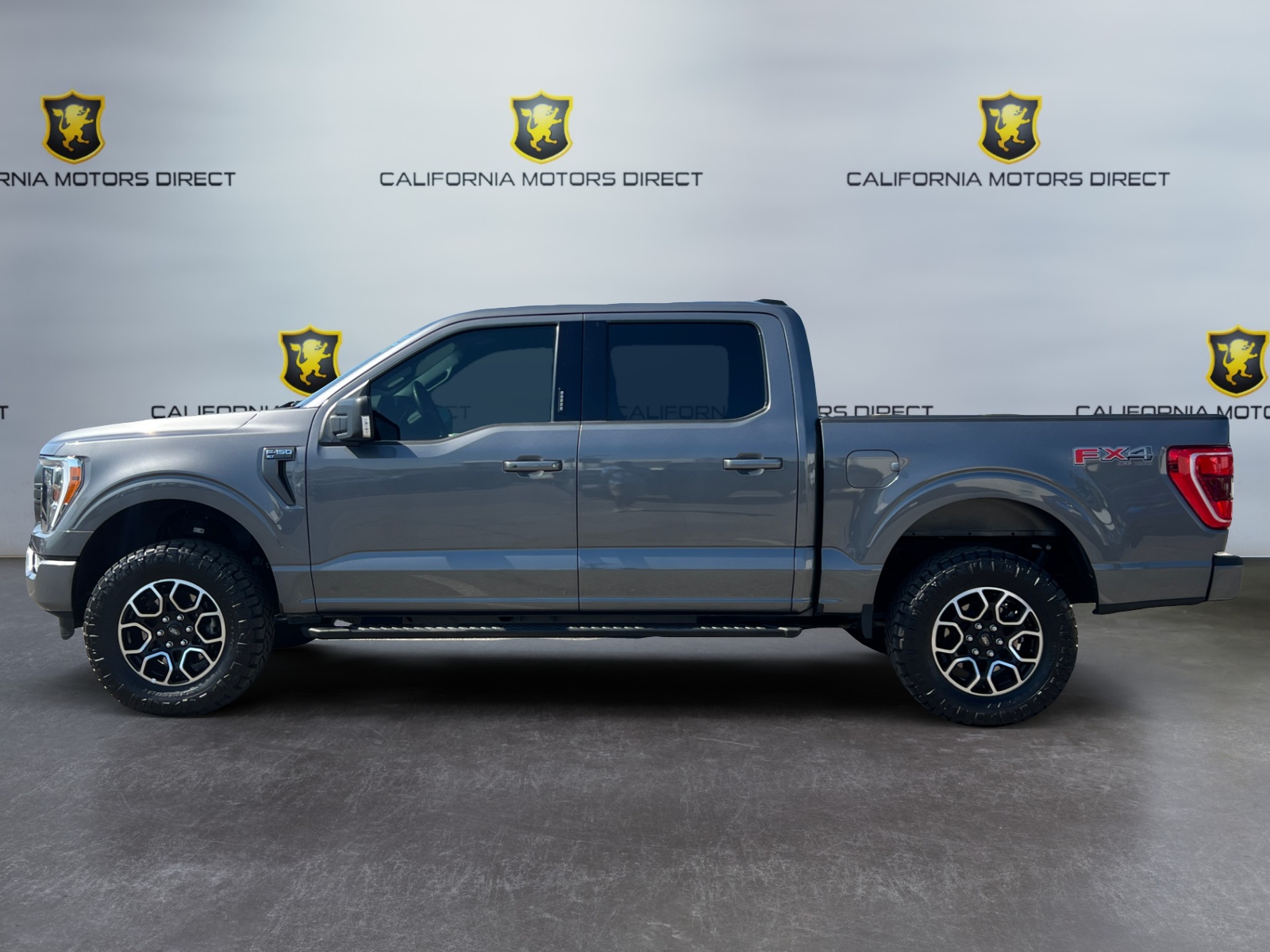 2023 Ford F-150 XLT photo 2