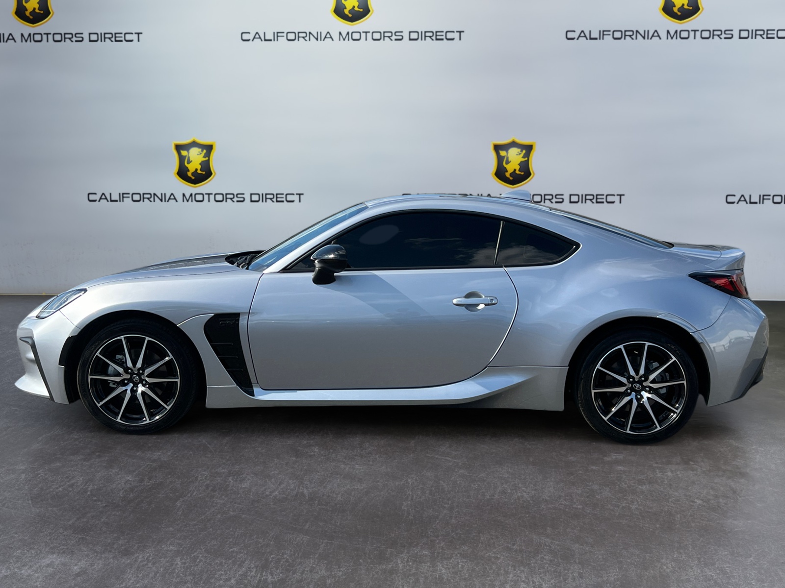 2024 Toyota GR86 photo 2