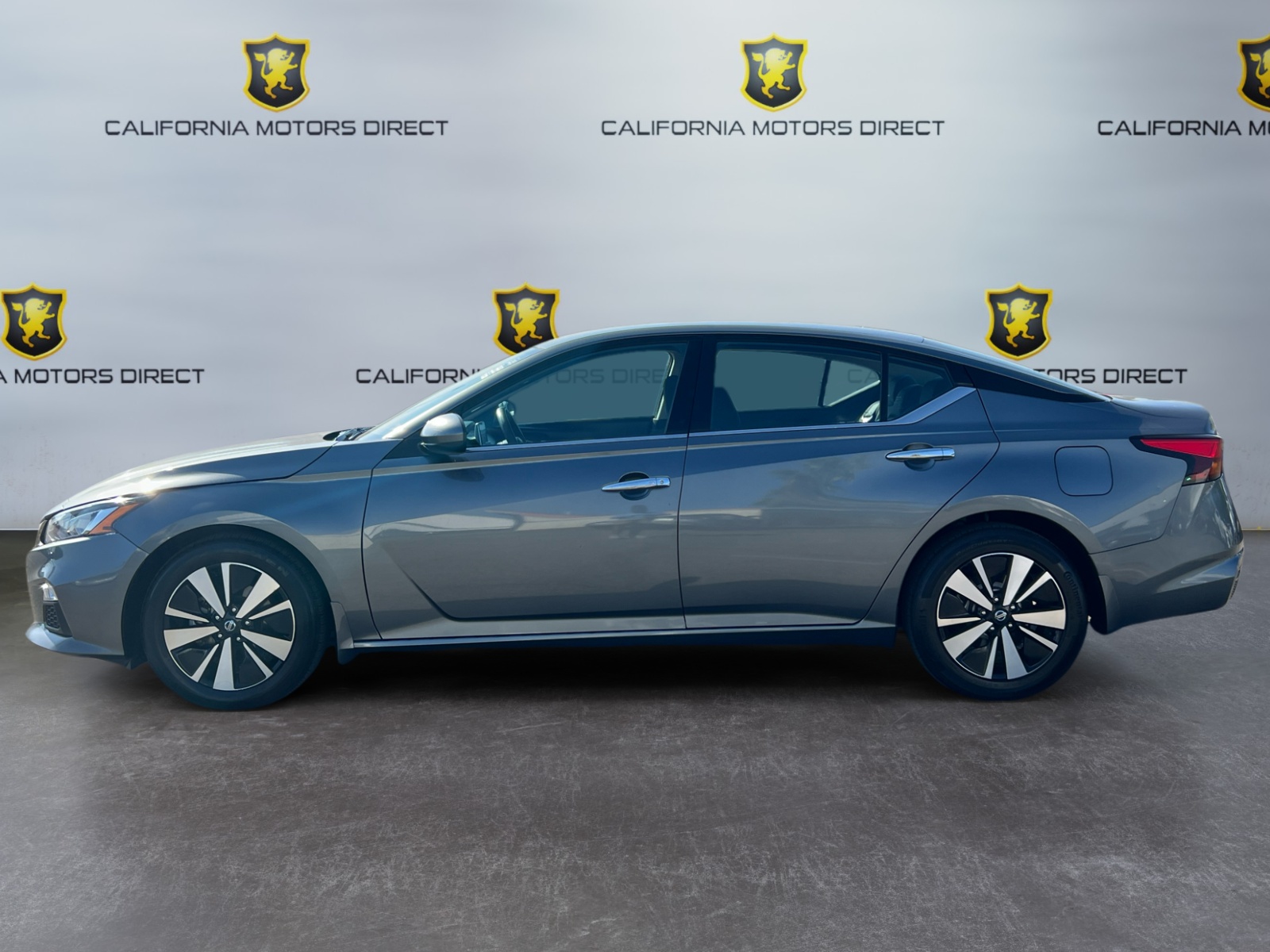 2022 Nissan Altima 2.5 SV photo 2
