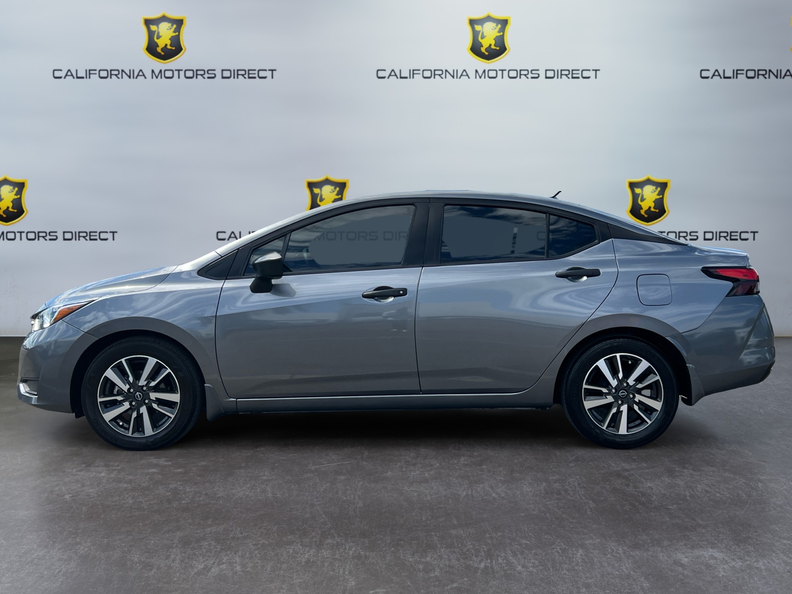 2024 Nissan Versa S photo 2