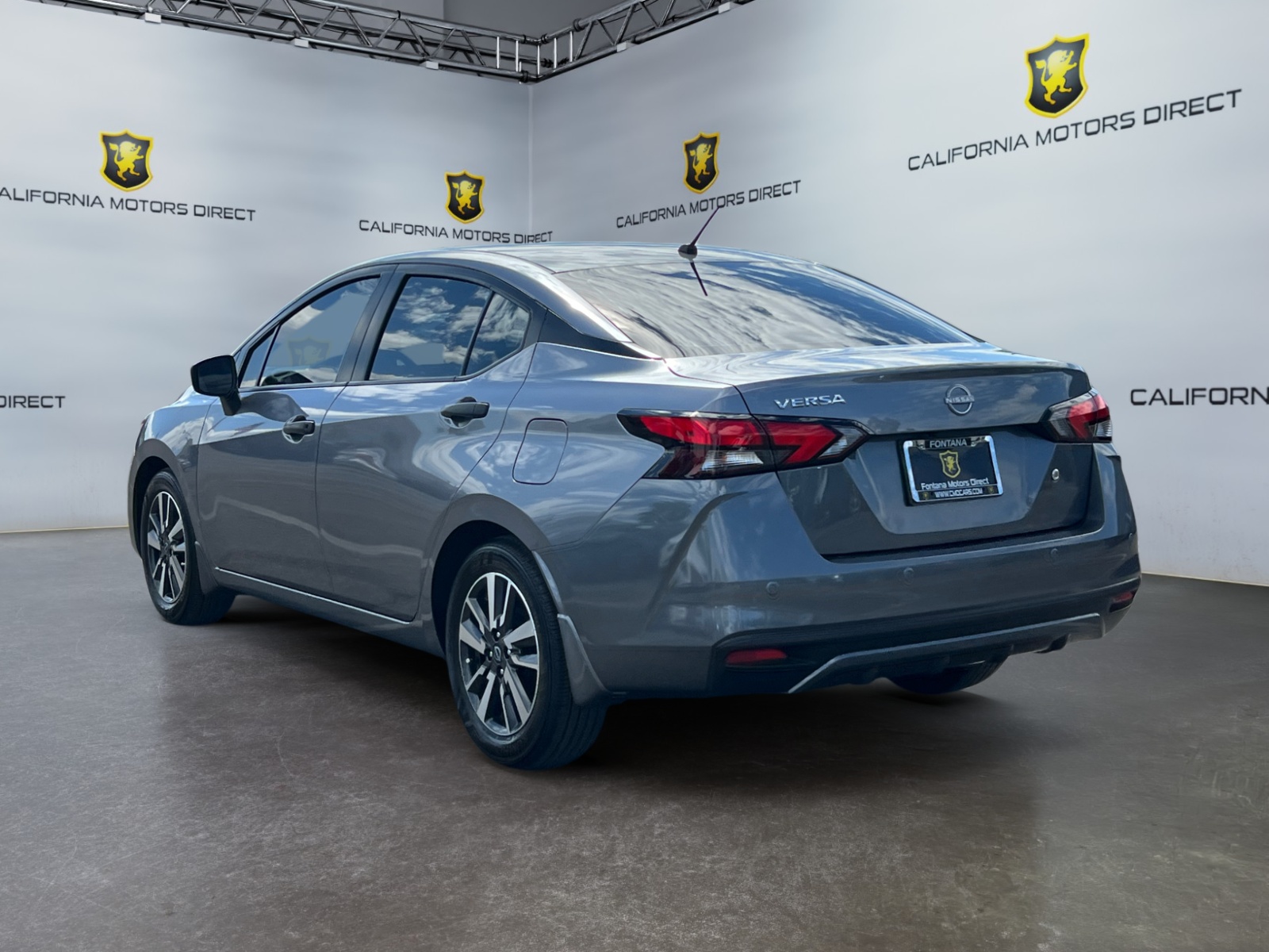 2024 Nissan Versa S photo 3