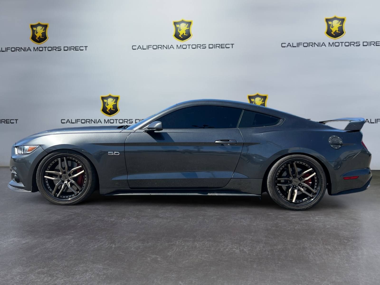 2017 Ford Mustang GT Premium photo 2