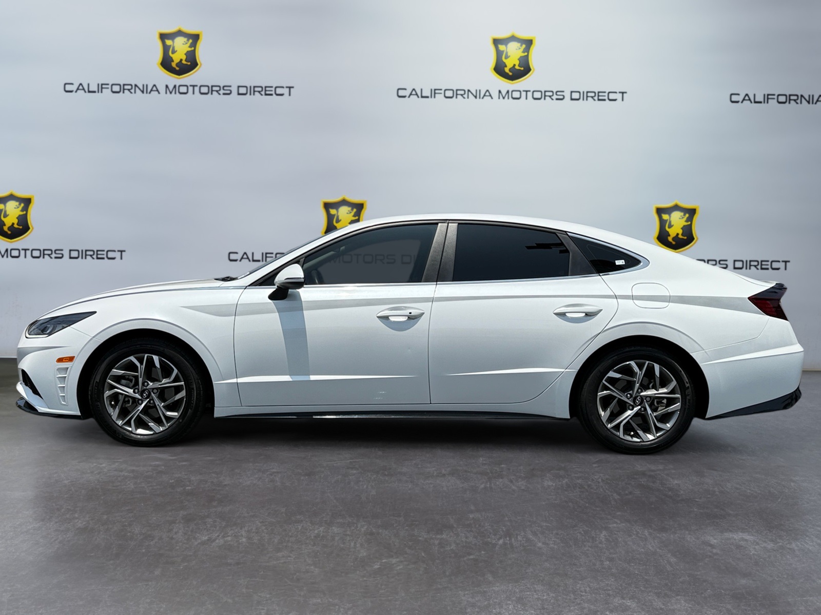 2022 Hyundai Sonata SEL photo 2