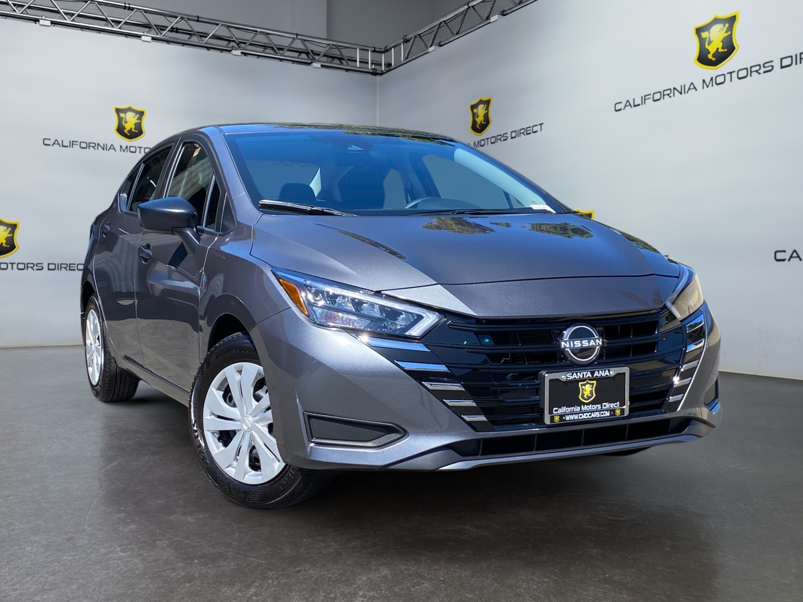 2025 Nissan Versa S photo 3