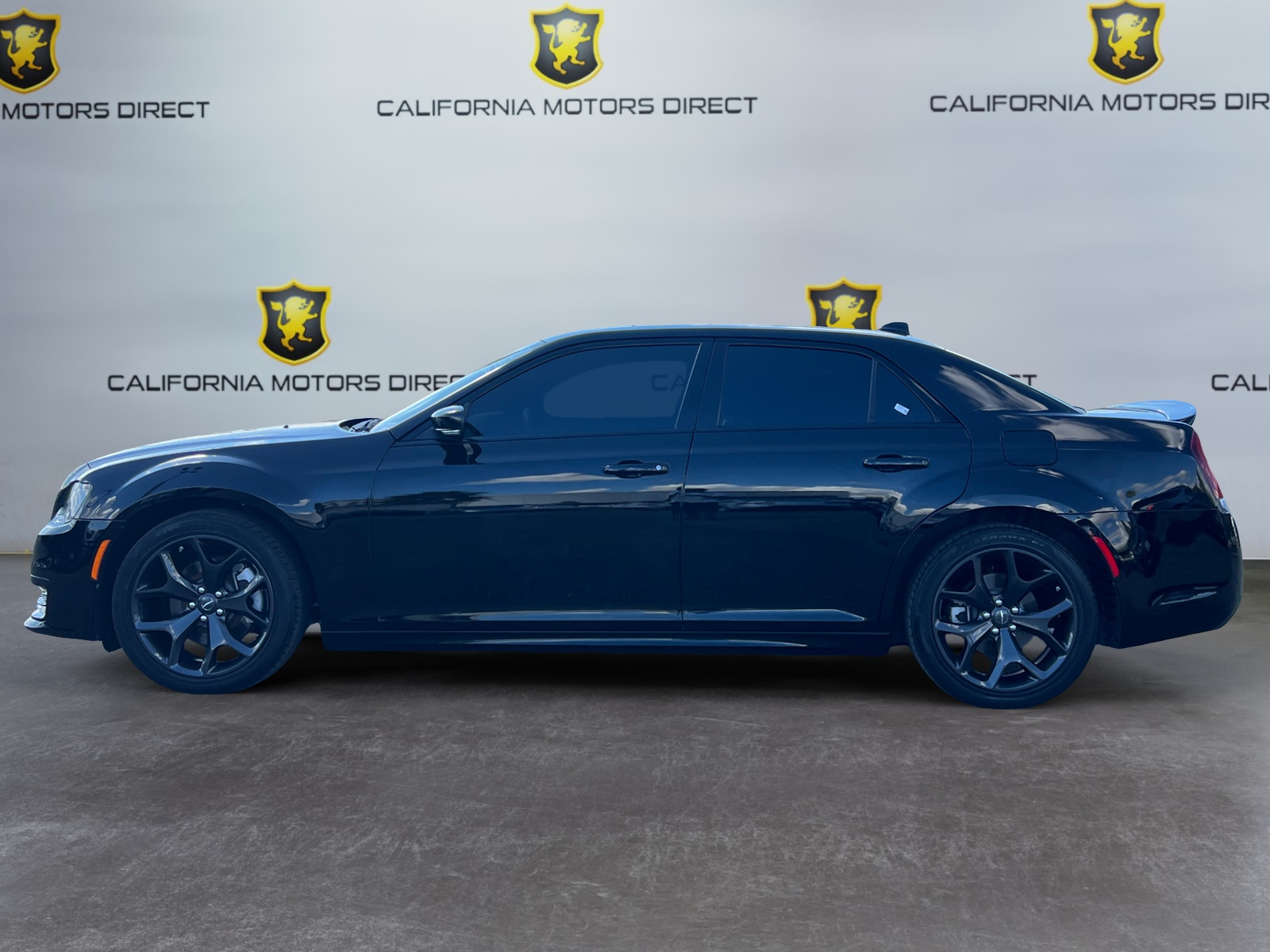 2022 Chrysler 300 photo 2