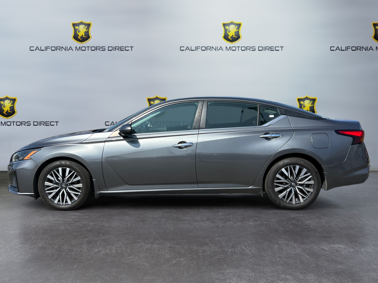 2023 Nissan Altima 2.5 SV photo 2
