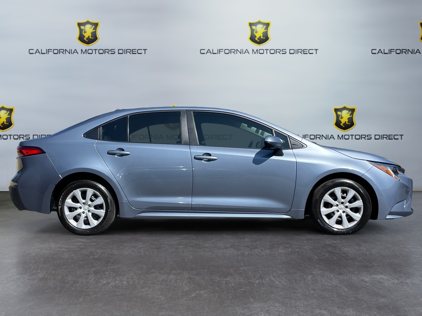 2023 Toyota Corolla LE photo 4