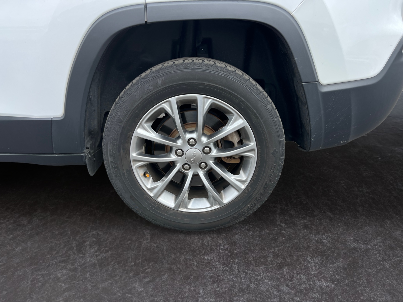 Sold 2019 Jeep Cherokee Latitude Plus in Fontana
