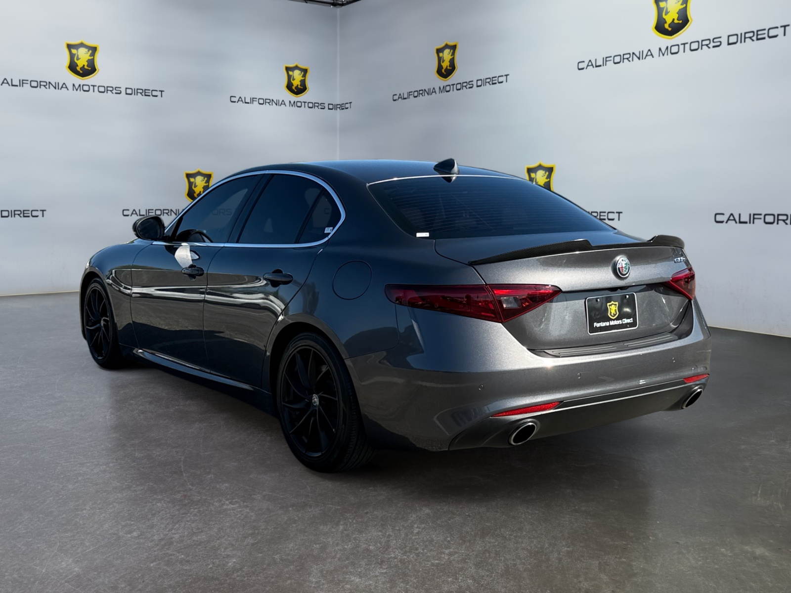 2017 Alfa Romeo Giulia photo 4