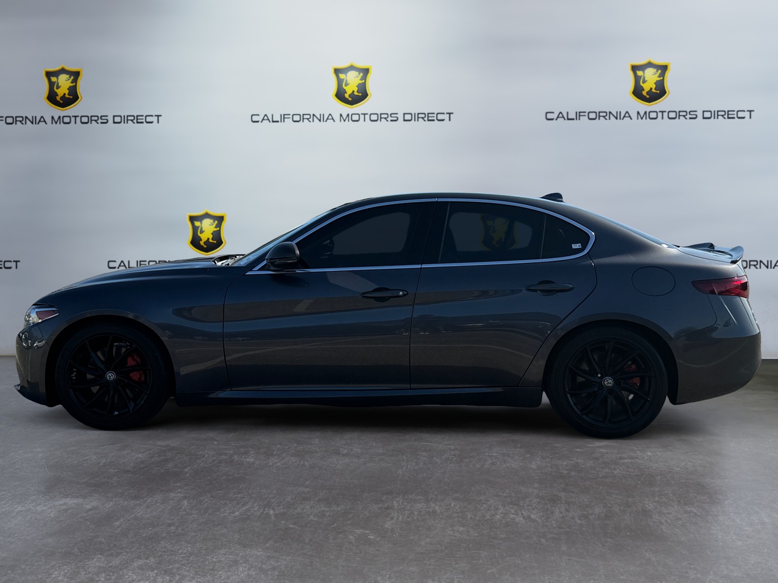 2017 Alfa Romeo Giulia photo 3