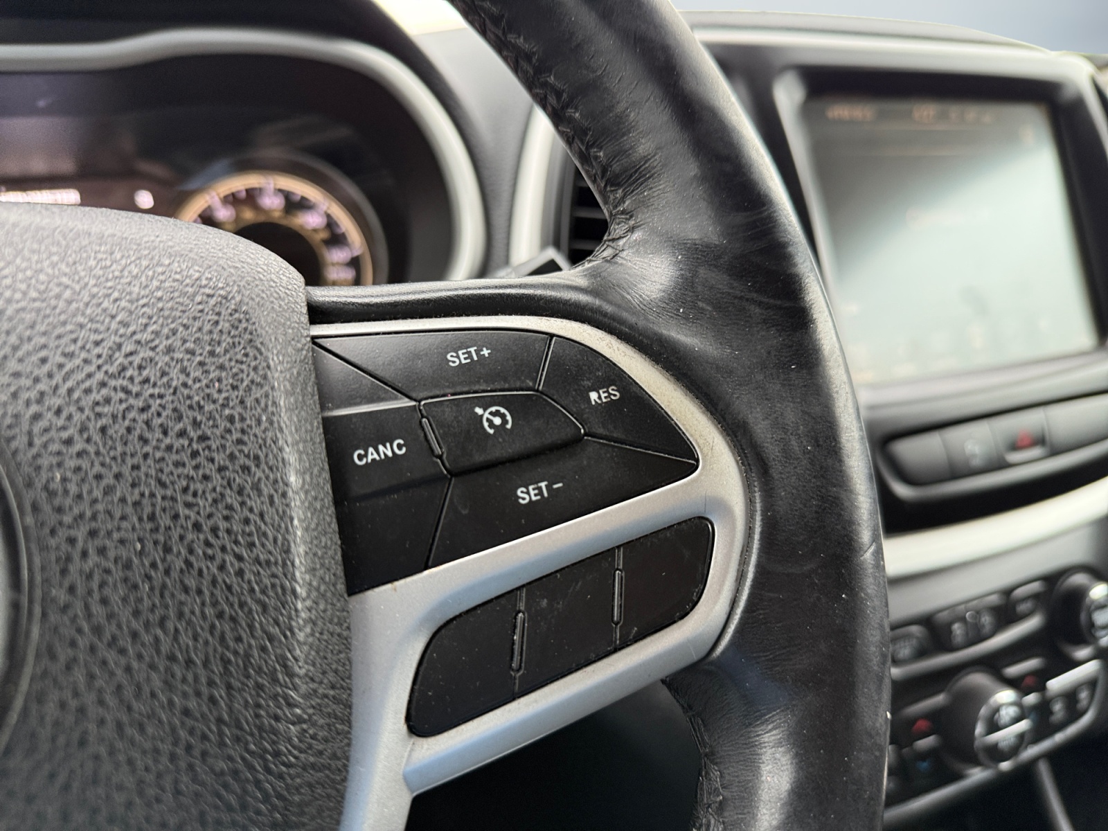 2018 Jeep Cherokee Trailhawk photo 3