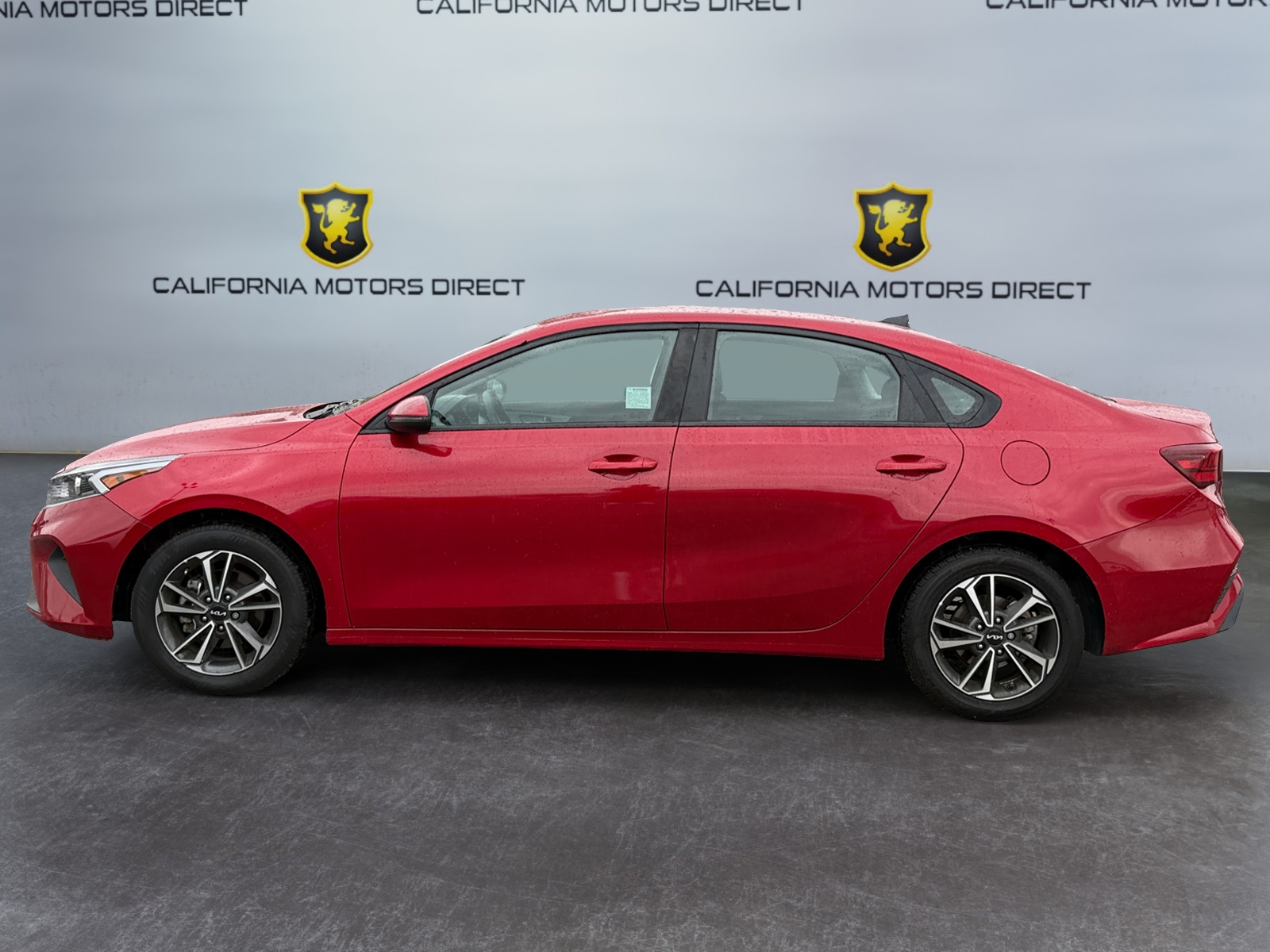 2023 Kia Forte LXS photo 2