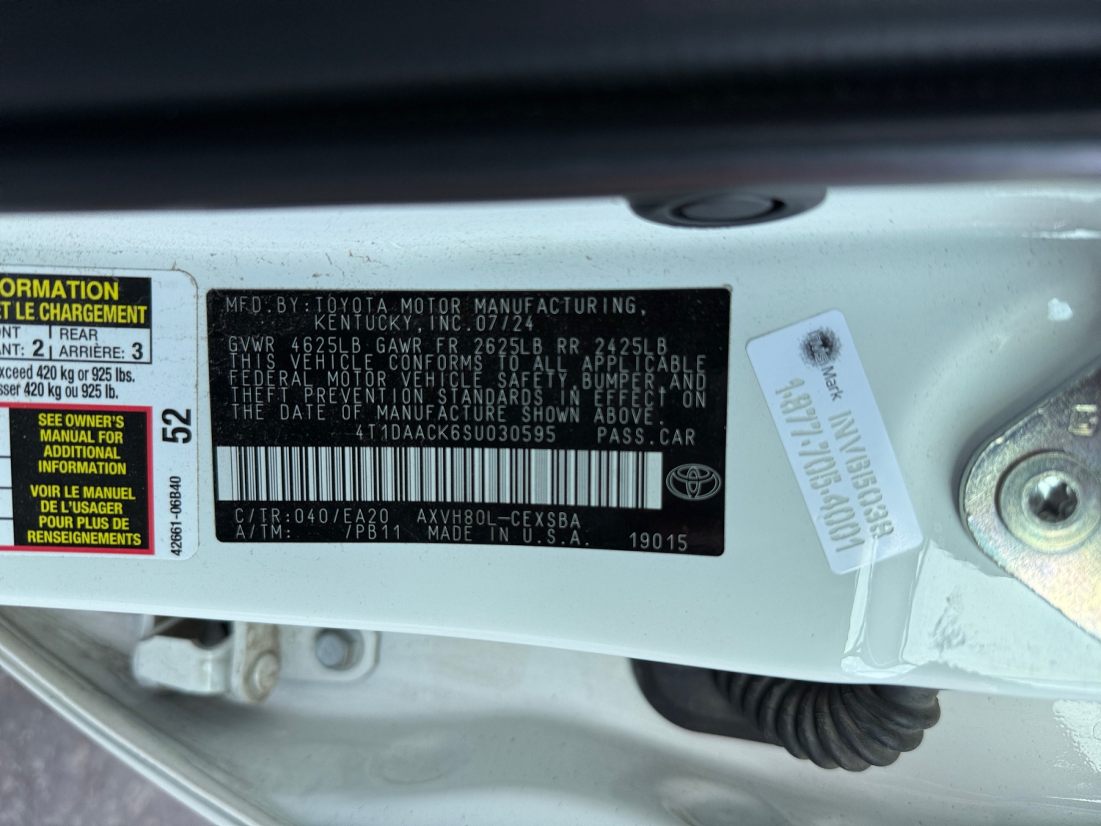 2025 Toyota Camry SE photo 2