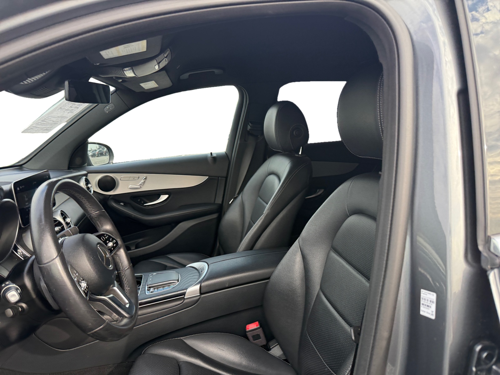 2021 Mercedes-Benz GLC GLC300 - Photo 10