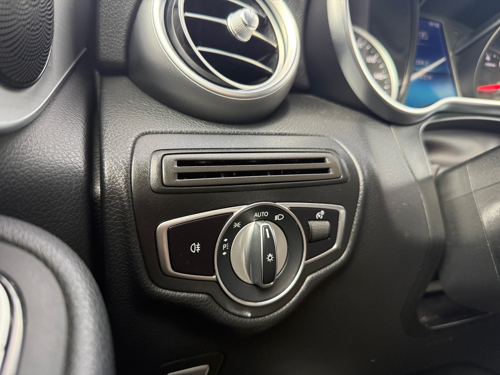 2021 Mercedes-Benz GLC GLC300 - Photo 25