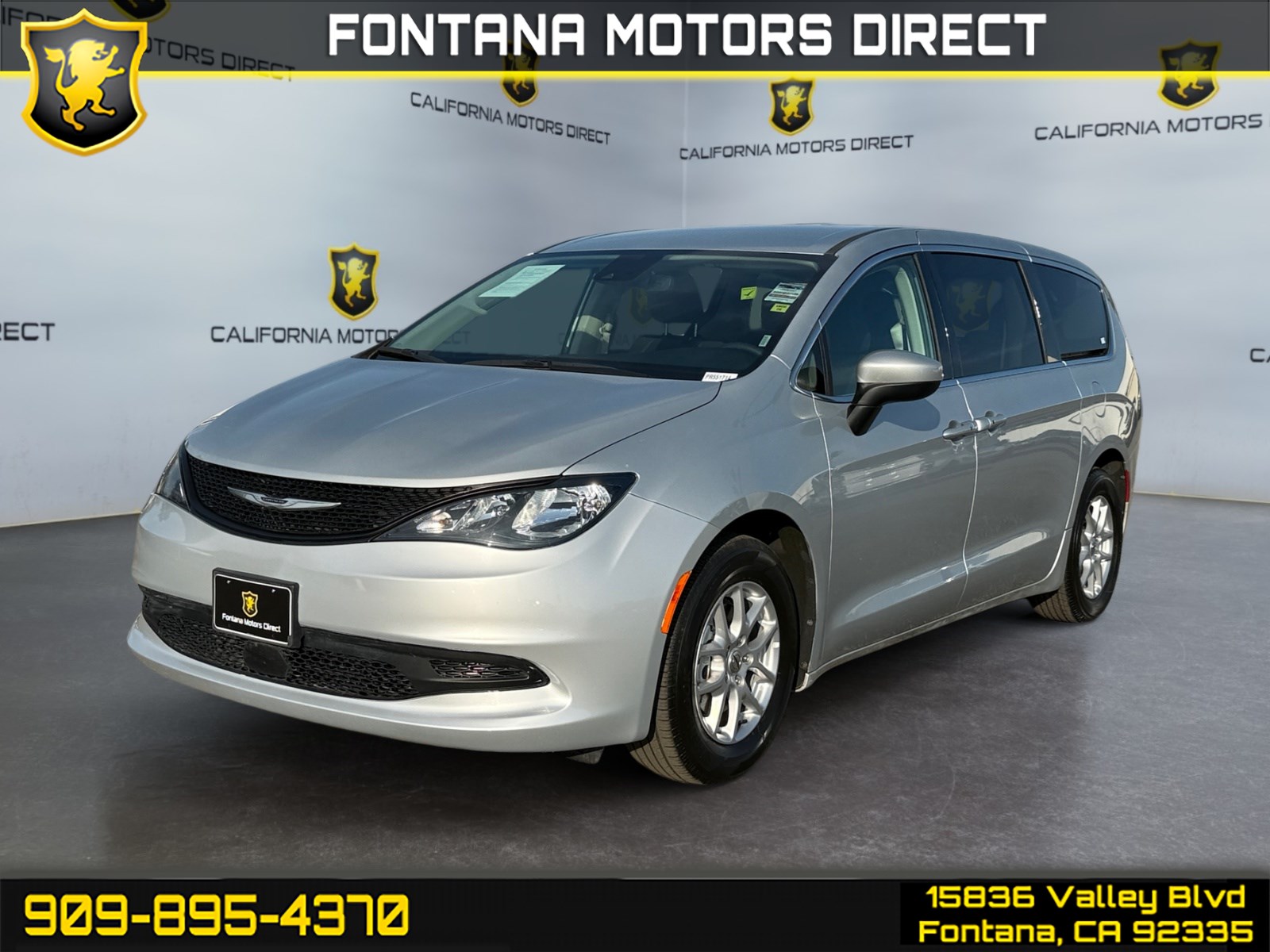 2023 Chrysler Voyager LX's photo