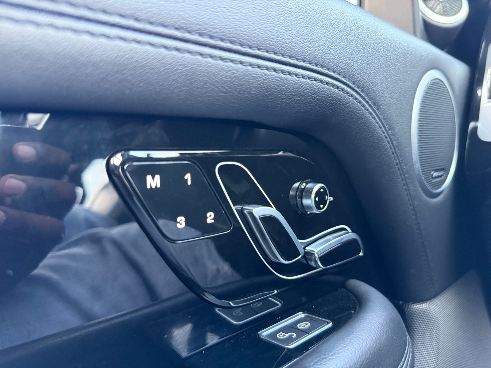 2019 Land Rover Range Rover Base - Photo 25