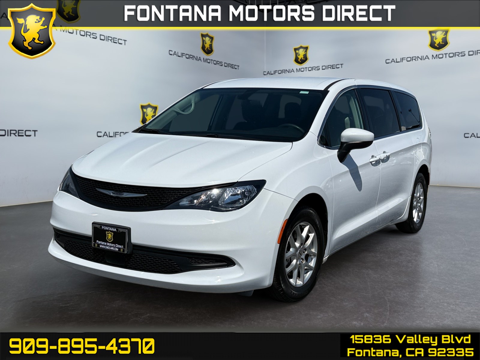2022 Chrysler Voyager LX's photo