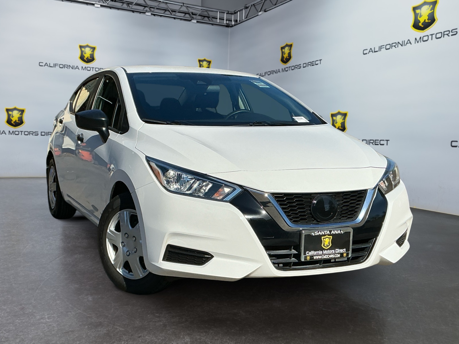 View vehicle photo 3