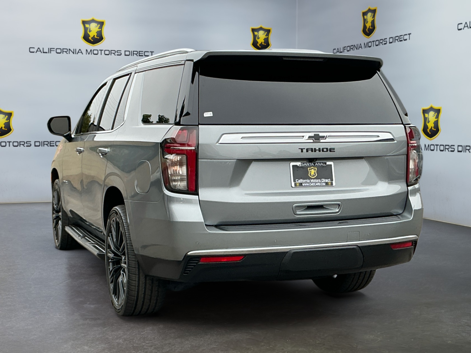 View vehicle photo 7