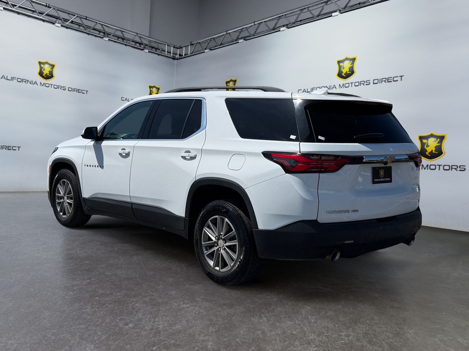 View vehicle photo 3
