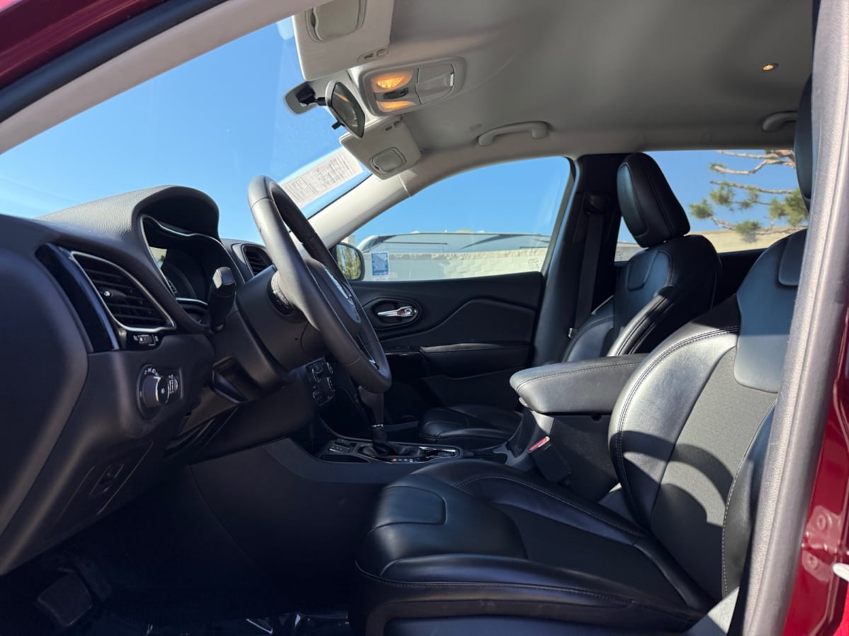 2020 Jeep Cherokee Latitude Plus - Photo 13