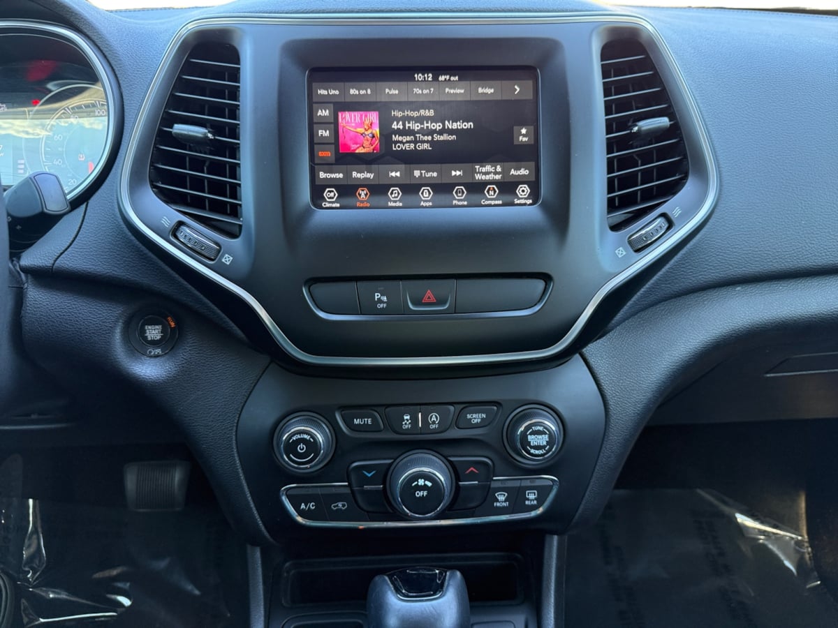 2020 Jeep Cherokee Latitude Plus - Photo 11