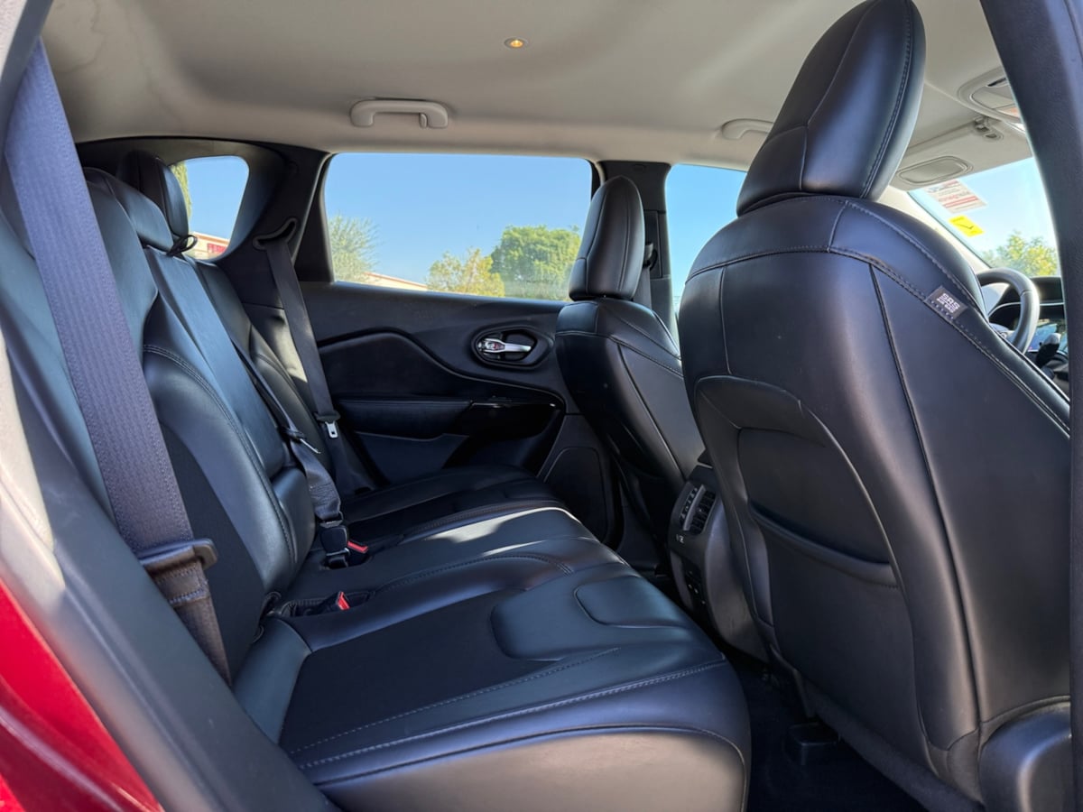 2020 Jeep Cherokee Latitude Plus - Photo 15