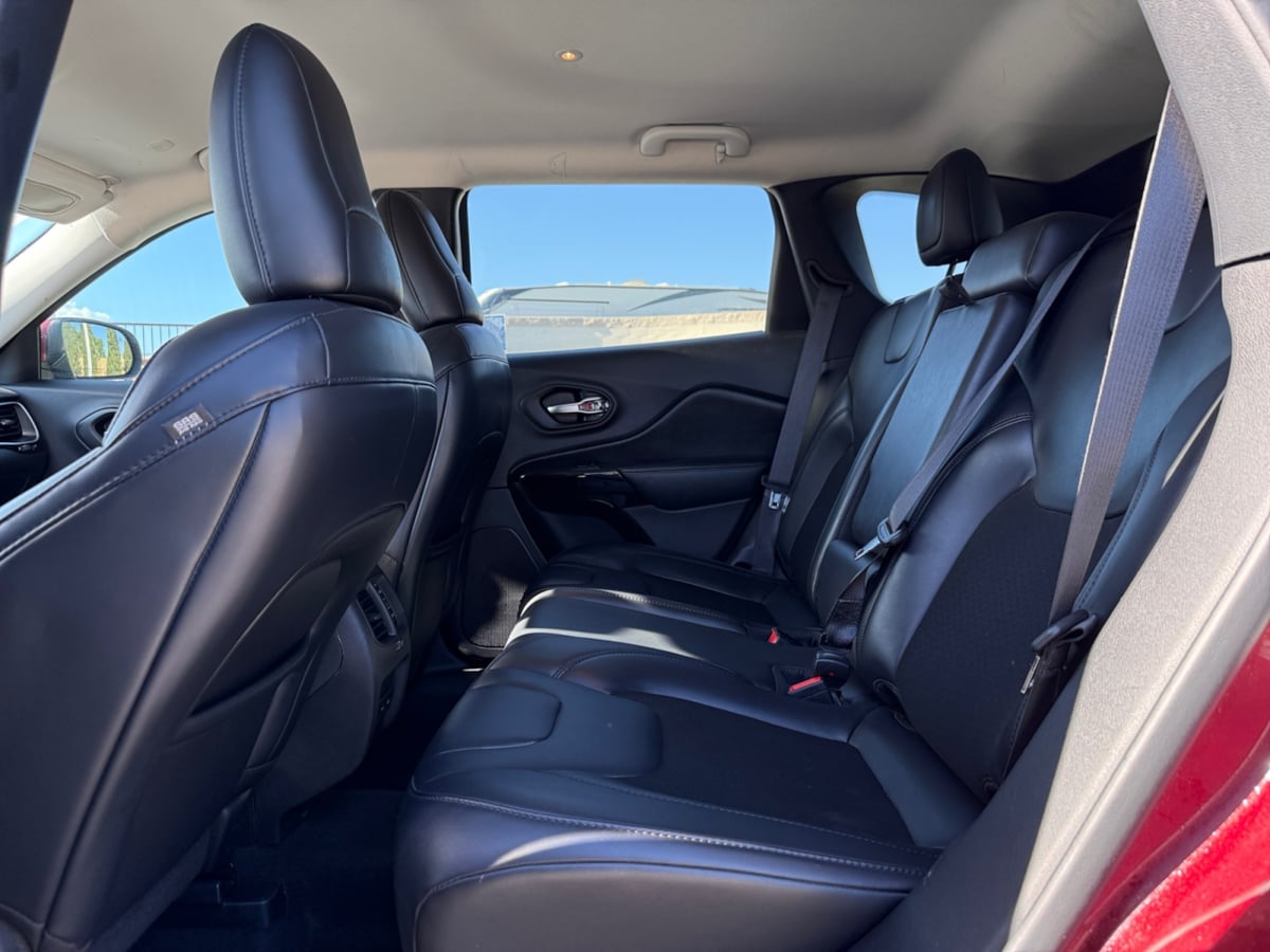 2020 Jeep Cherokee Latitude Plus - Photo 14