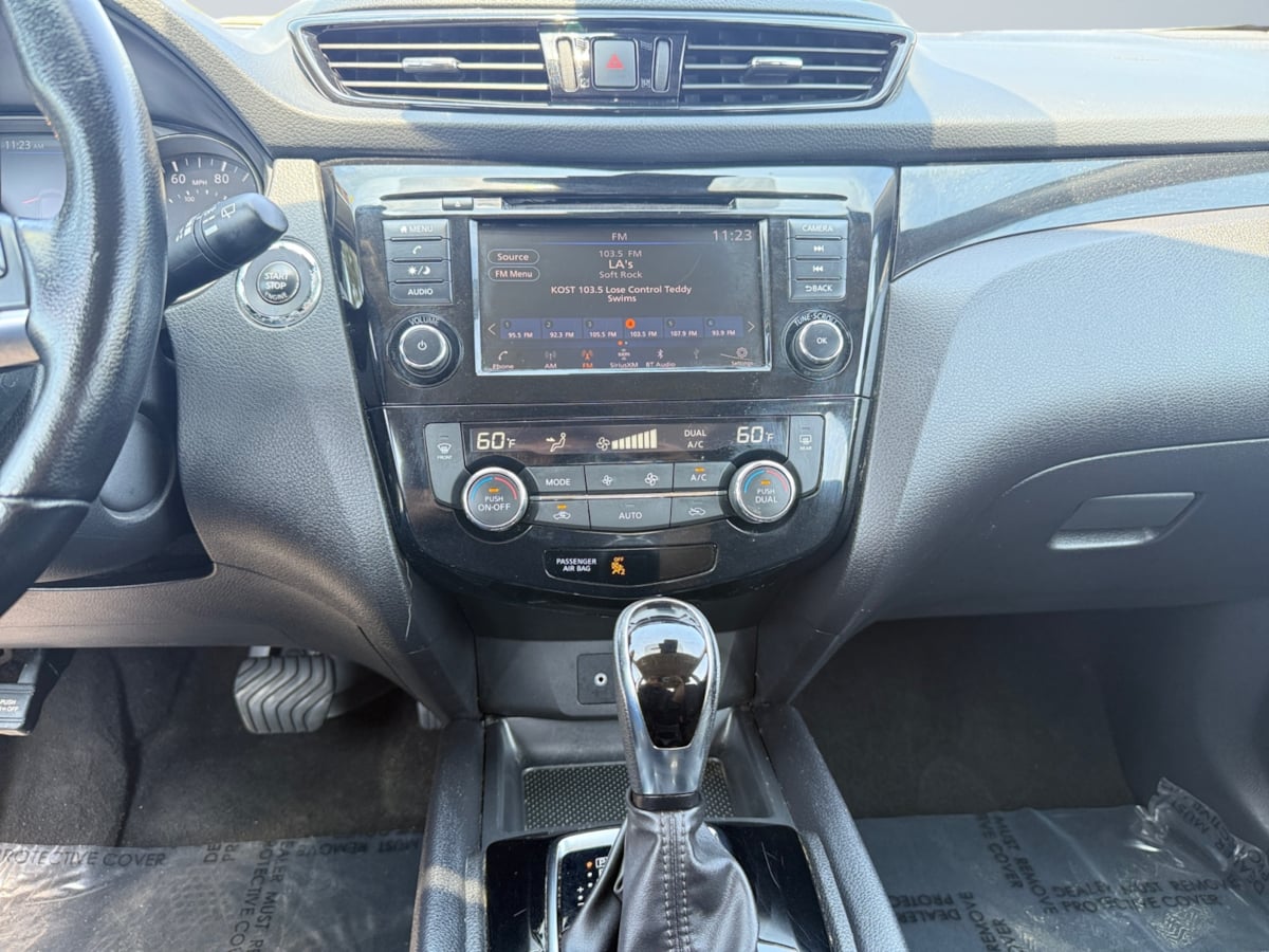 2022 Nissan Rogue Sport SV - Photo 11